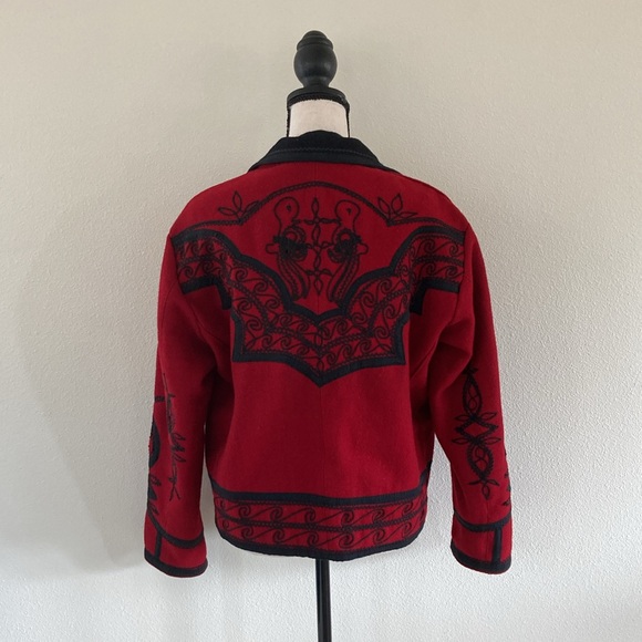 VINTAGE | 100% wool Handmade Guatemalan bolero jacket red & black embroidered - Picture 2 of 9